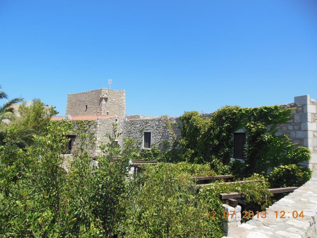 Tsitsiris Castle 호텔 Stavríon 외부 사진